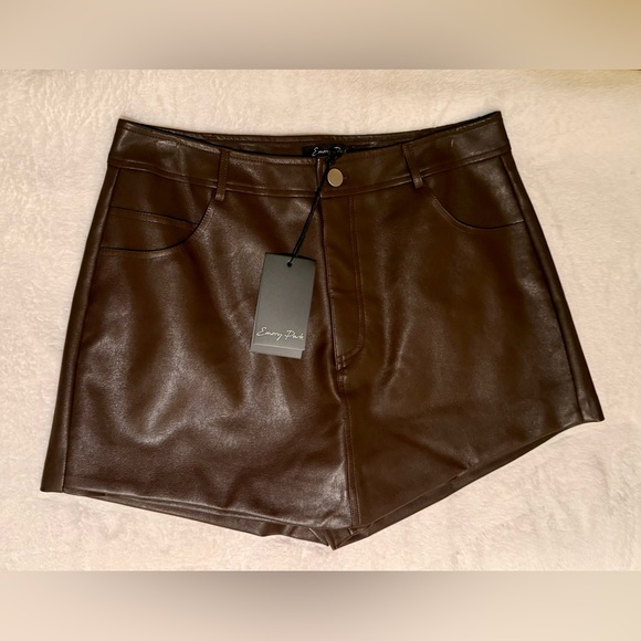 Vici Skort - Picture 4 of 6